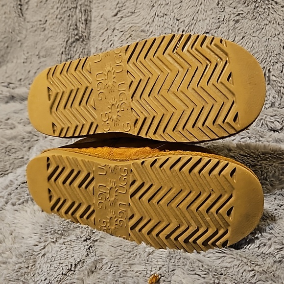 Uggs boots - Picture 3 of 6